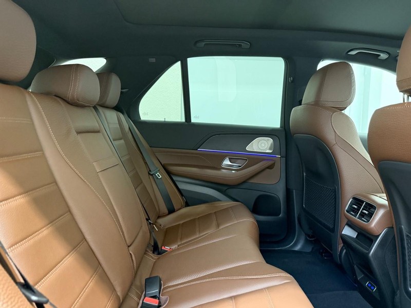 Mercedes-Benz GLE Vehicle Image 5