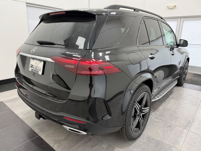 Mercedes-Benz GLE Vehicle Image 2