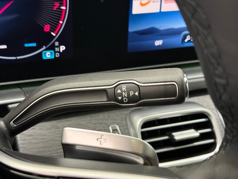 Mercedes-Benz GLE Vehicle Image 13