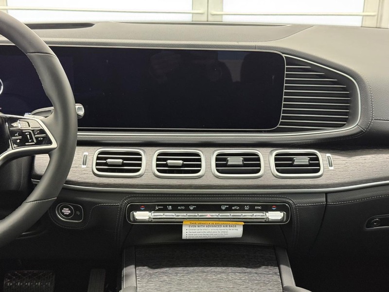 Mercedes-Benz GLE Vehicle Image 7