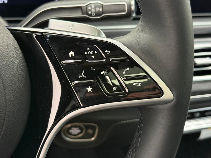 Mercedes-Benz GLE Vehicle Image 12