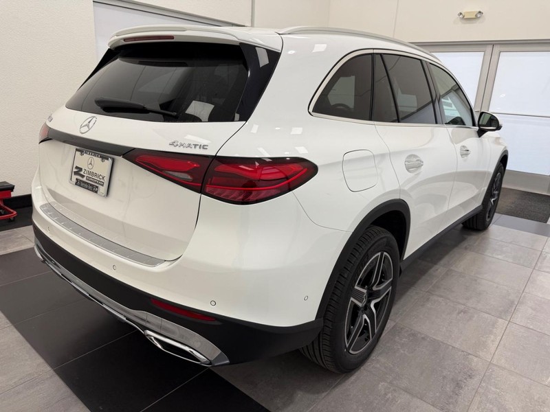 Mercedes-Benz GLC Vehicle Image 2