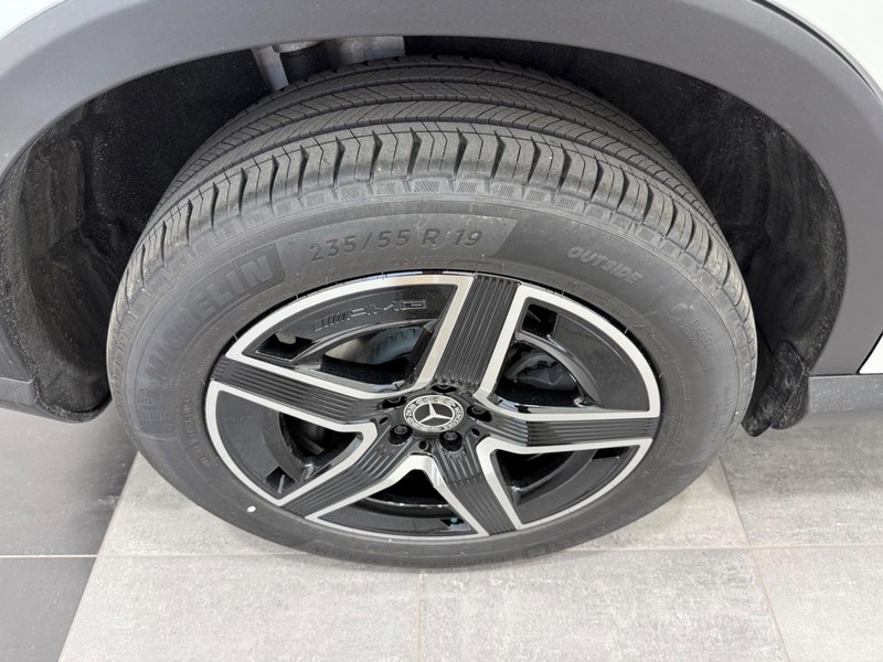 Mercedes-Benz GLC Vehicle Image 3