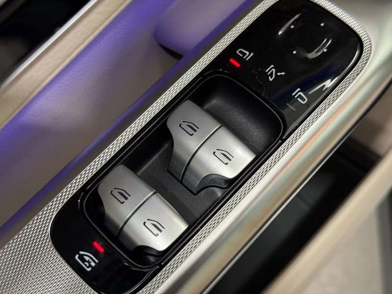 Mercedes-Benz GLC Vehicle Image 15