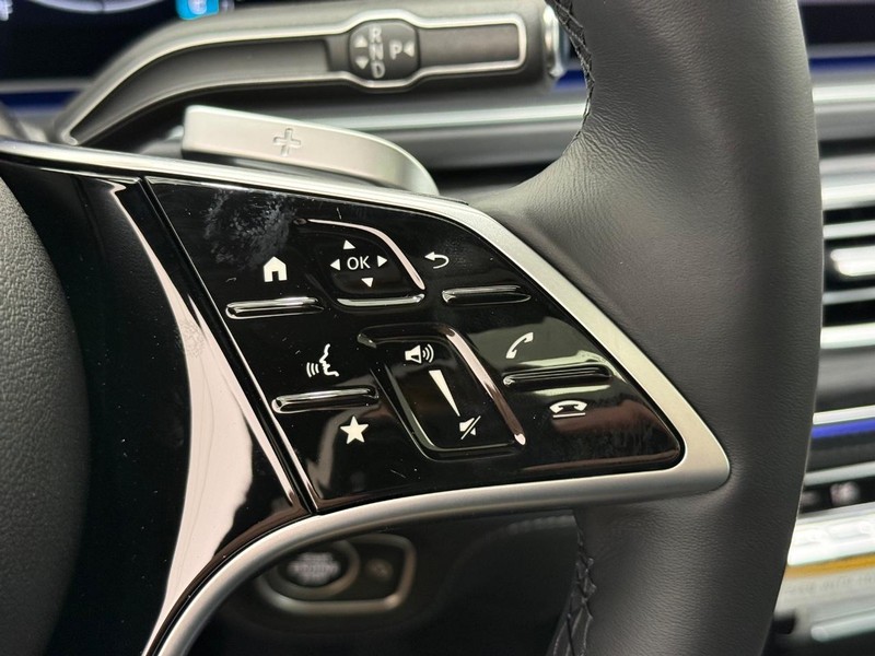 Mercedes-Benz GLE Vehicle Image 12