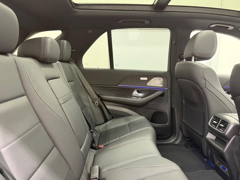 Mercedes-Benz GLE Vehicle Image 5