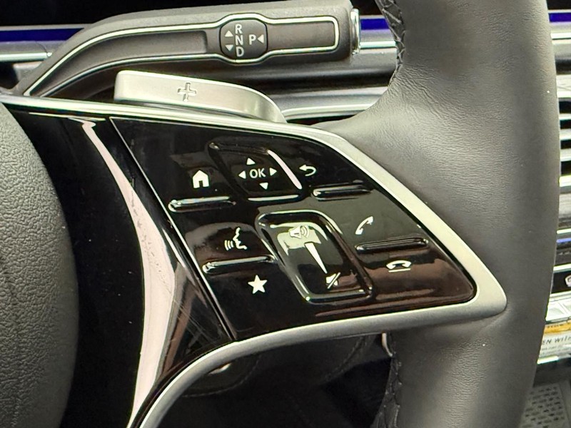 Mercedes-Benz GLE Vehicle Image 12