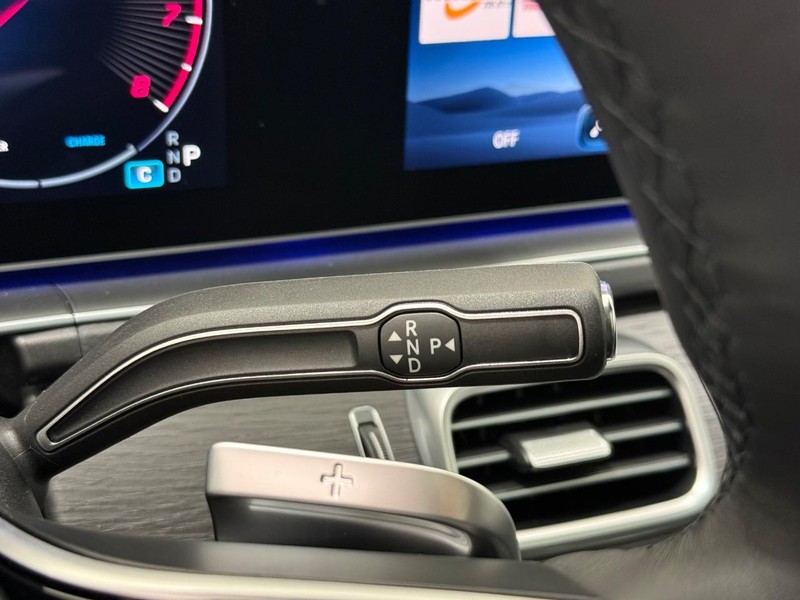 Mercedes-Benz GLE Vehicle Image 13