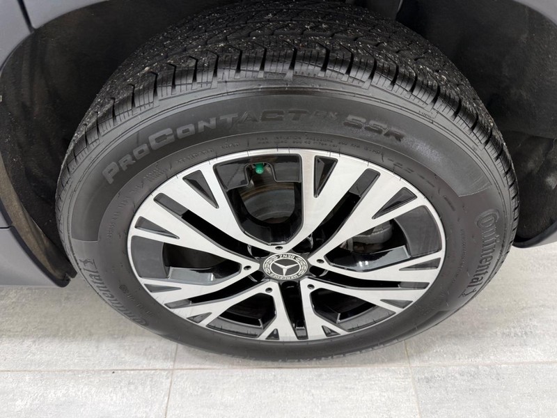 Mercedes-Benz GLB Vehicle Image 5