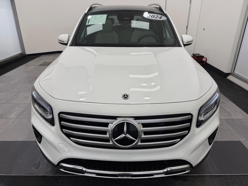 Mercedes-Benz GLB Vehicle Image 7