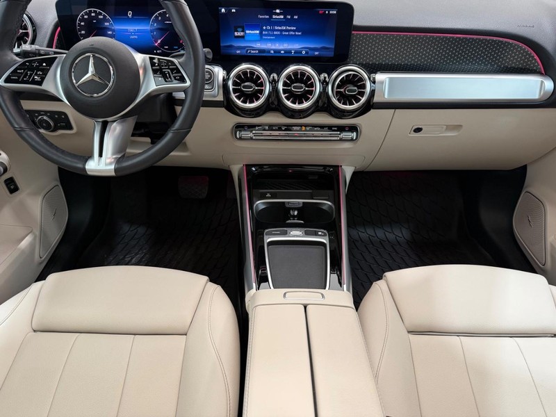 Mercedes-Benz GLB Vehicle Image 9