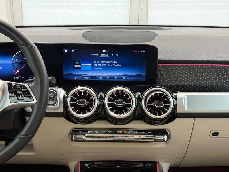 Mercedes-Benz GLB Vehicle Image 10