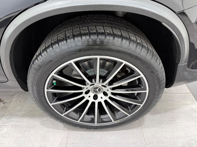 Mercedes-Benz GLC Vehicle Image 5