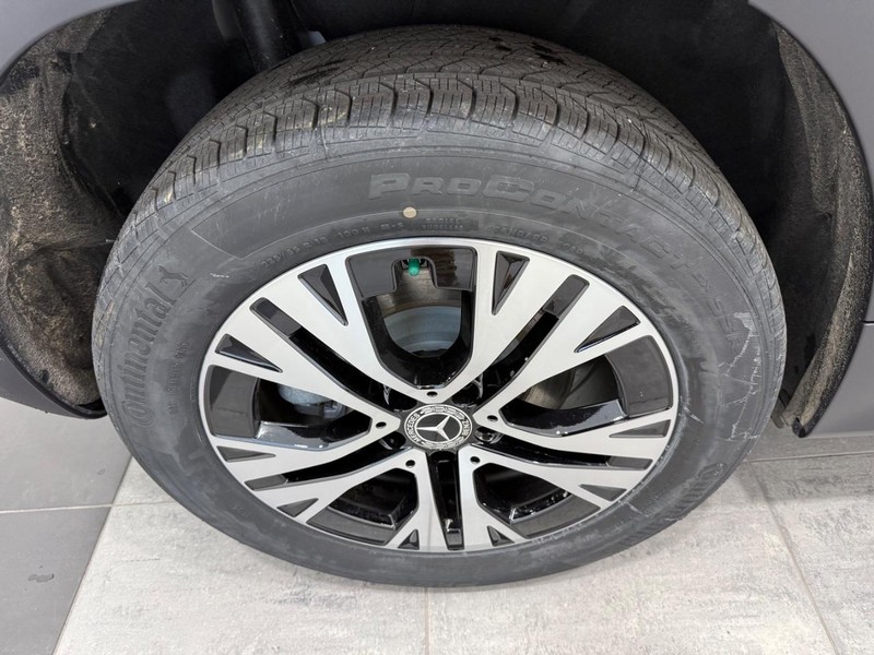 Mercedes-Benz GLB Vehicle Image 3