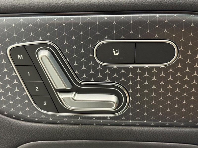 Mercedes-Benz GLB Vehicle Image 9