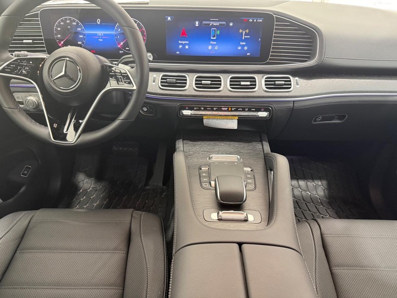 Mercedes-Benz GLE Vehicle Image 5