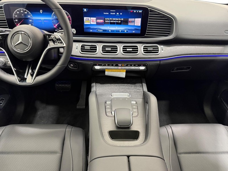 Mercedes-Benz GLE Vehicle Image 6