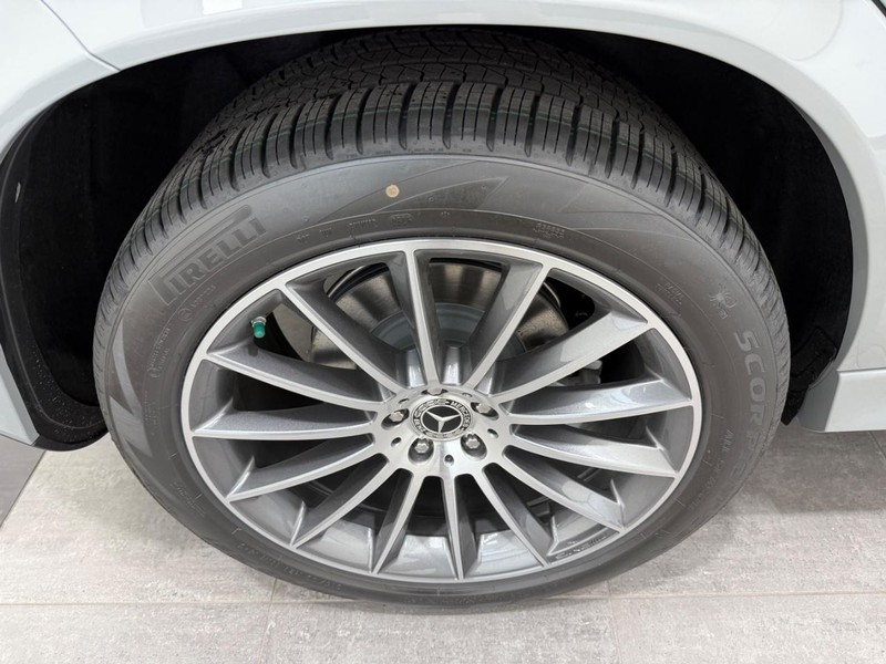 Mercedes-Benz GLE Vehicle Image 3