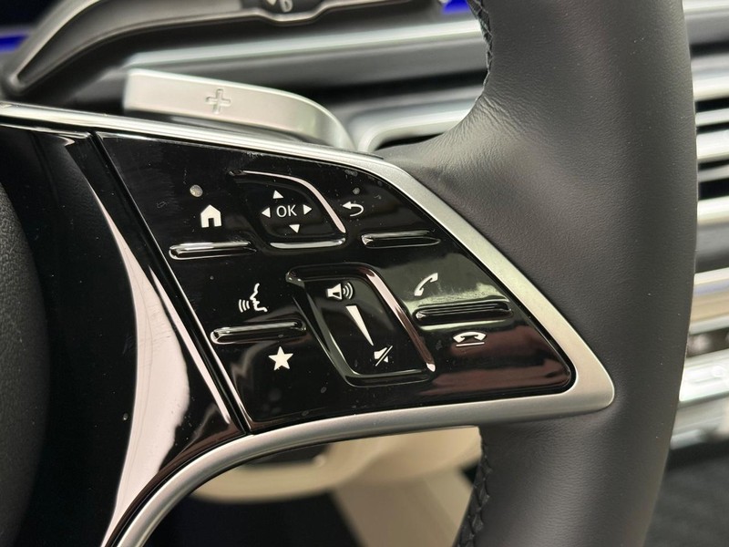 Mercedes-Benz GLE Vehicle Image 12