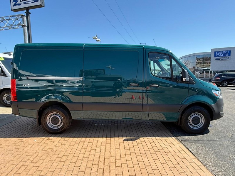 Mercedes-Benz Sprinter Cargo Van Vehicle Full-screen Gallery Image 02