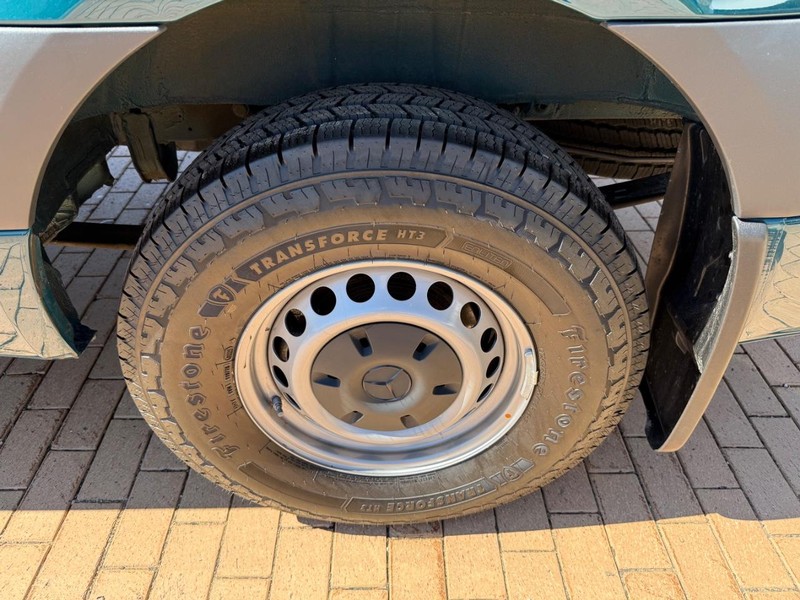 Mercedes-Benz Sprinter Cargo Van Vehicle Full-screen Gallery Image 06