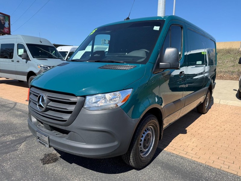 Mercedes-Benz Sprinter Cargo Van Vehicle Full-screen Gallery Image 07