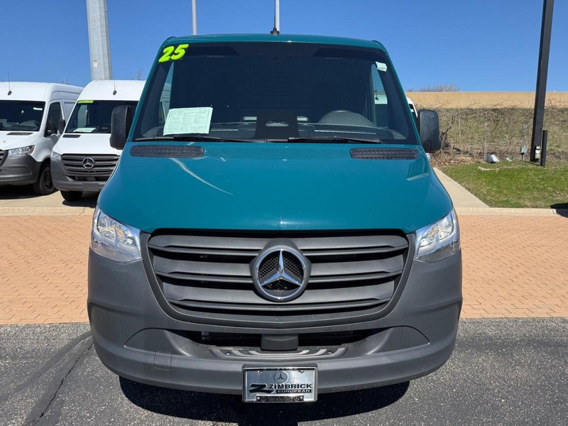 Mercedes-Benz Sprinter Cargo Van Vehicle Full-screen Gallery Image 08