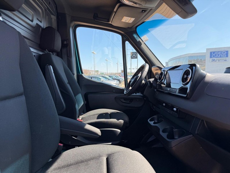 Mercedes-Benz Sprinter Cargo Van Vehicle Full-screen Gallery Image 10