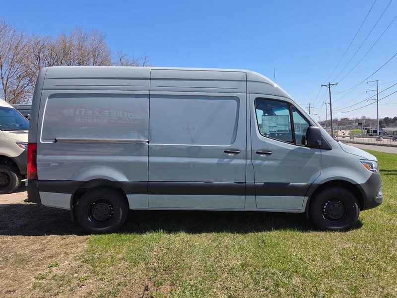 Mercedes-Benz Sprinter Van Vehicle Image 2