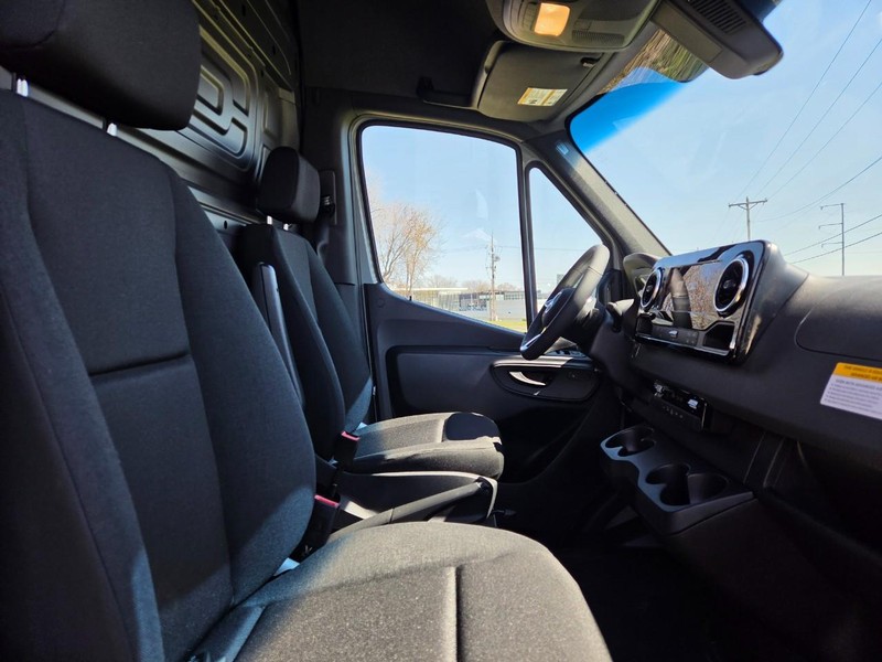 Mercedes-Benz Sprinter Van Vehicle Image 6