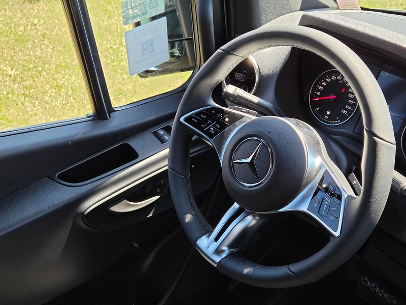 Mercedes-Benz Sprinter Van Vehicle Image 9