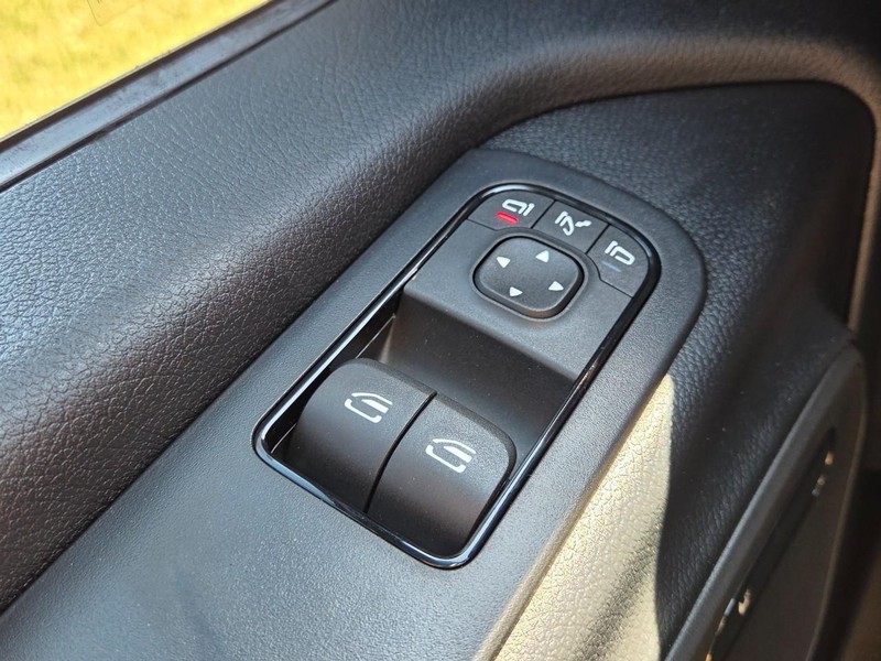 Mercedes-Benz Sprinter Van Vehicle Image 15