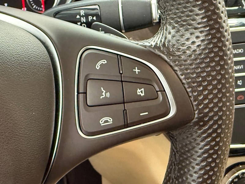 Mercedes-Benz GLE Vehicle Image 12