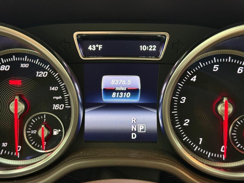 Mercedes-Benz GLE Vehicle Image 13