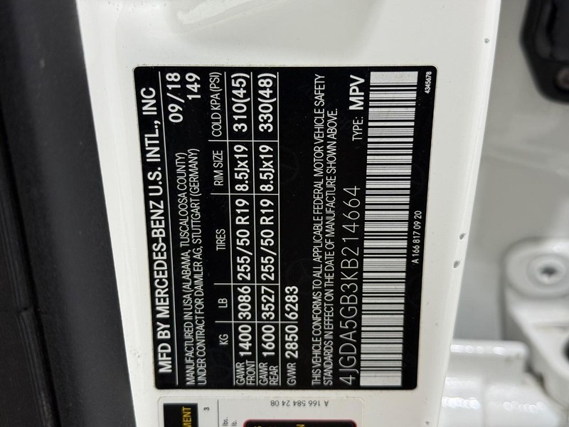 Mercedes-Benz GLE Vehicle Image 18