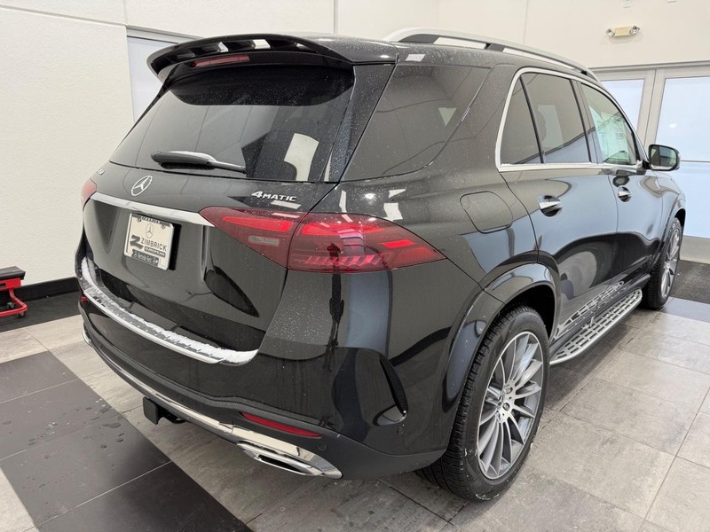 Mercedes-Benz GLE Vehicle Image 2