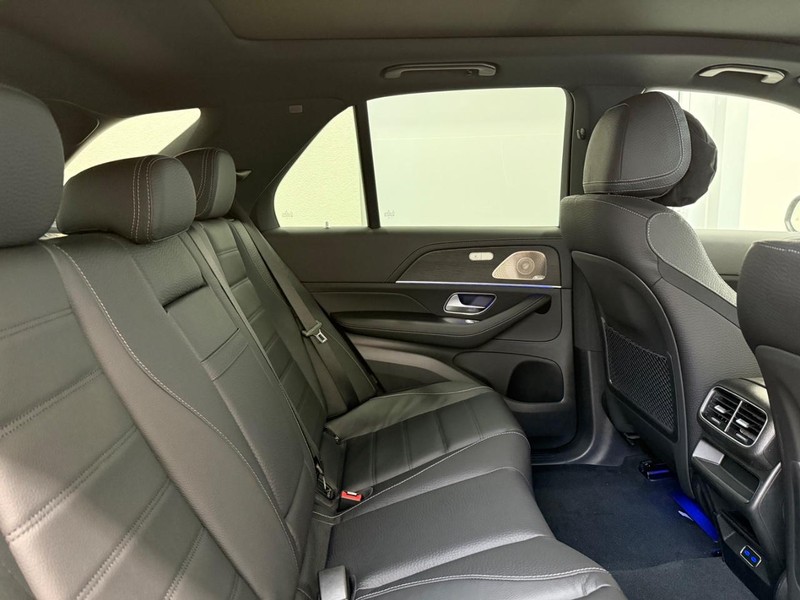 Mercedes-Benz GLE Vehicle Image 5