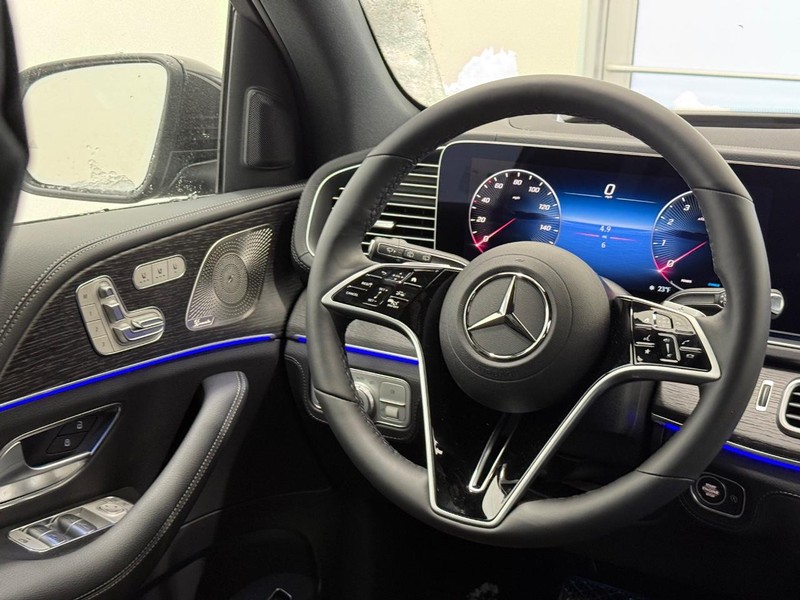 Mercedes-Benz GLE Vehicle Image 8