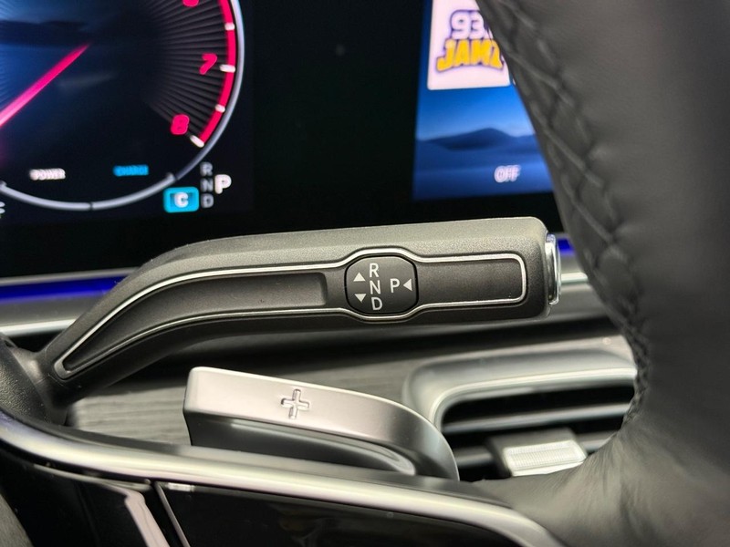 Mercedes-Benz GLE Vehicle Image 13