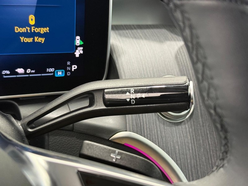 Mercedes-Benz GLC Vehicle Full-screen Gallery Image 15