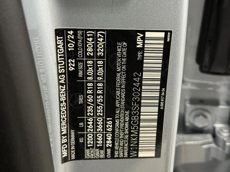 Mercedes-Benz GLC Vehicle Full-screen Gallery Image 19