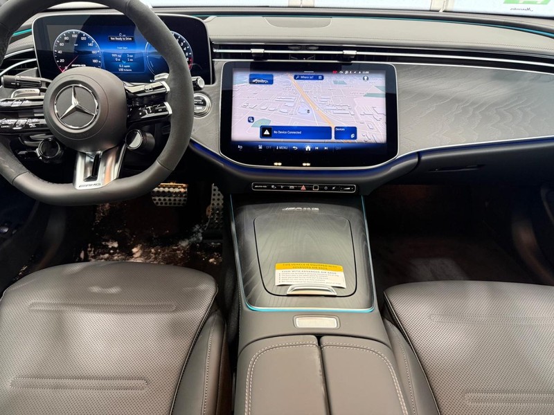 Mercedes-Benz E-Class Vehicle Image 5