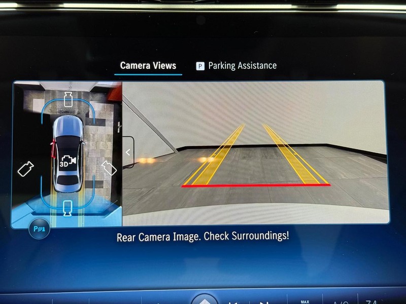 Mercedes-Benz E-Class Vehicle Image 14
