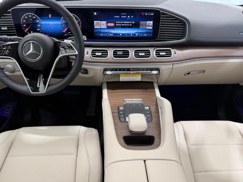 Mercedes-Benz GLE Vehicle Image 6