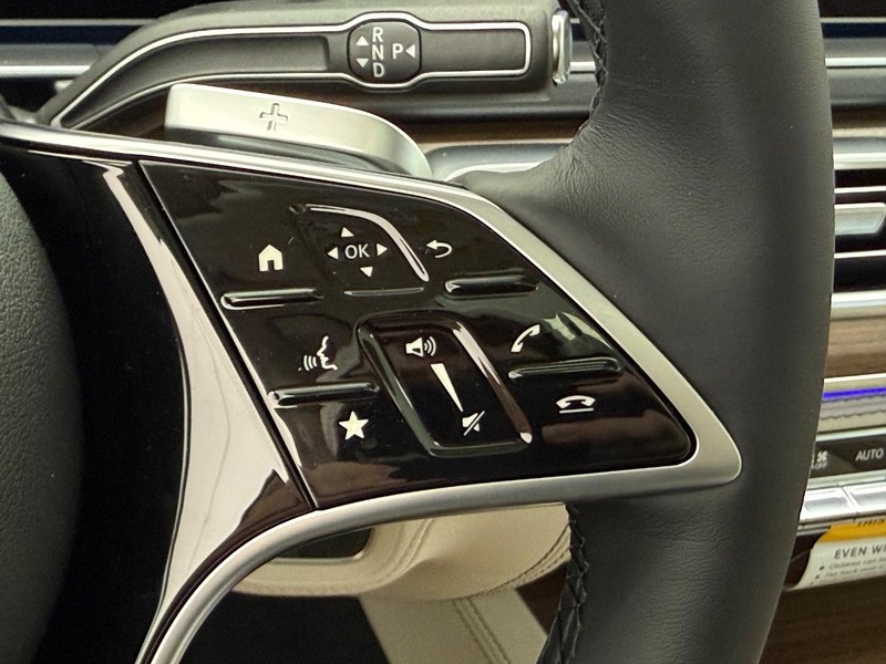 Mercedes-Benz GLE Vehicle Image 12