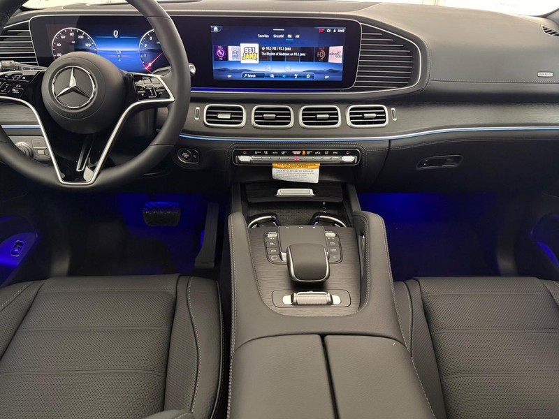 Mercedes-Benz GLE Vehicle Image 5