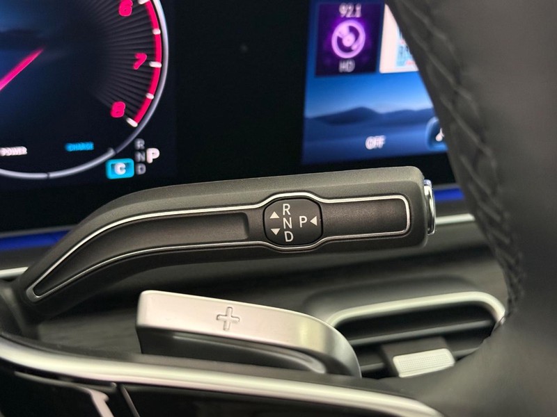 Mercedes-Benz GLE Vehicle Image 12