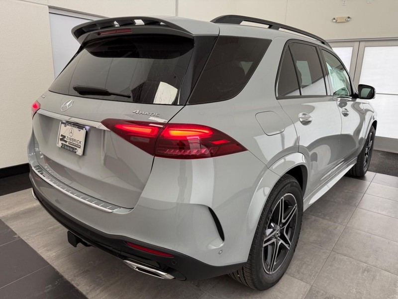 Mercedes-Benz GLE Vehicle Image 2