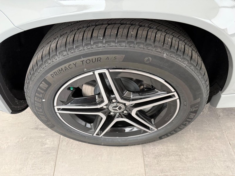 Mercedes-Benz GLE Vehicle Image 3