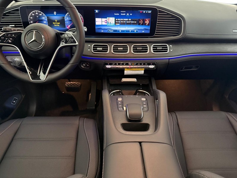 Mercedes-Benz GLE Vehicle Image 6